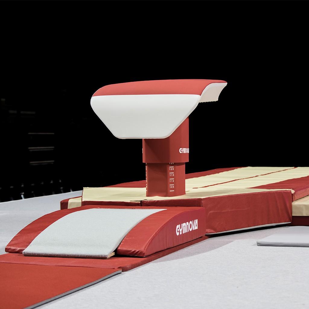 Gymnova FIG Montreal vaulting table with central leg - Image 2