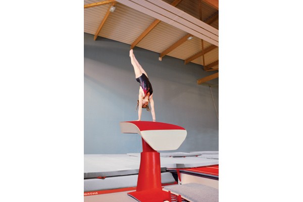 Gymnova pit-edge pedstal base vaulting table GY-3416