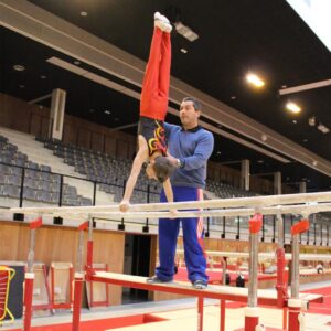 Gymnova nojapuiden avustusteline GY-3980