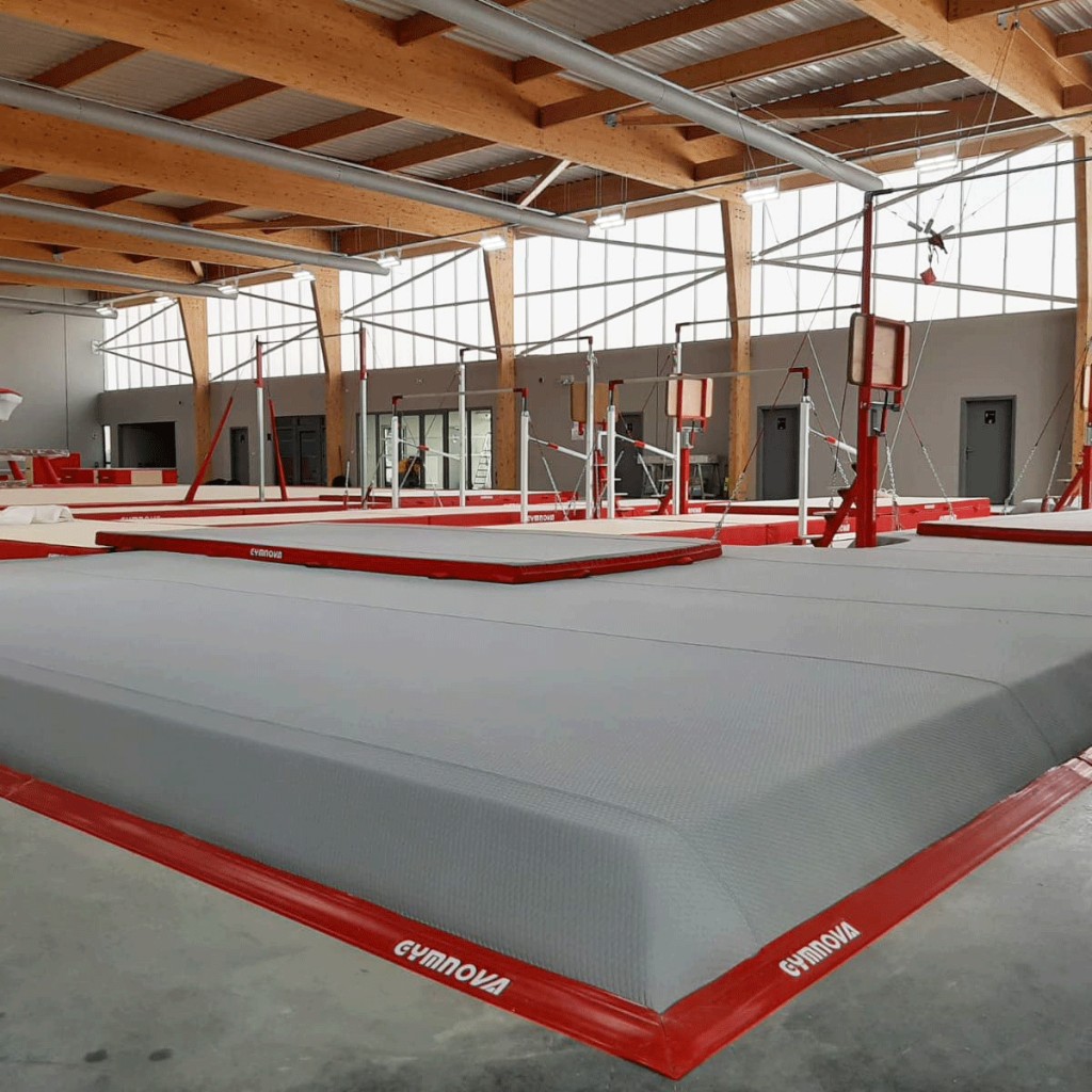 Gymnova sunken landing pit