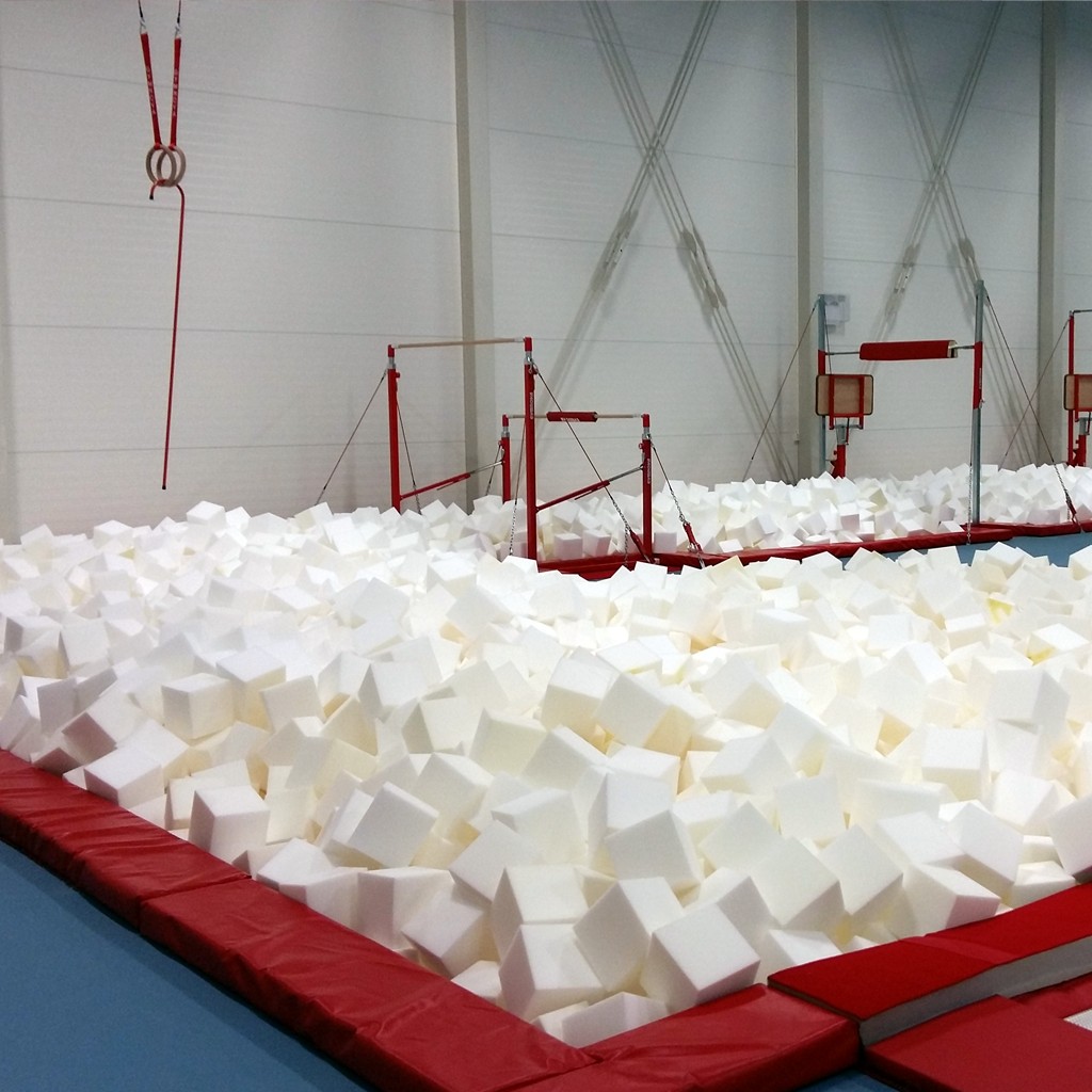 Gymnova New Generation 3-layer sunken landing pit with foam cubes - Image 3