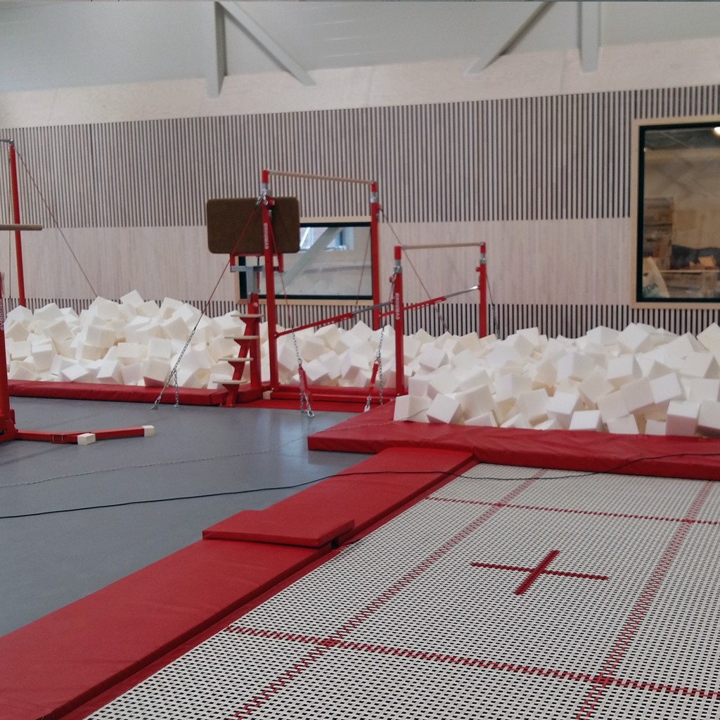 Gymnova New Generation 3-layer sunken landing pit with foam cubes - Image 4