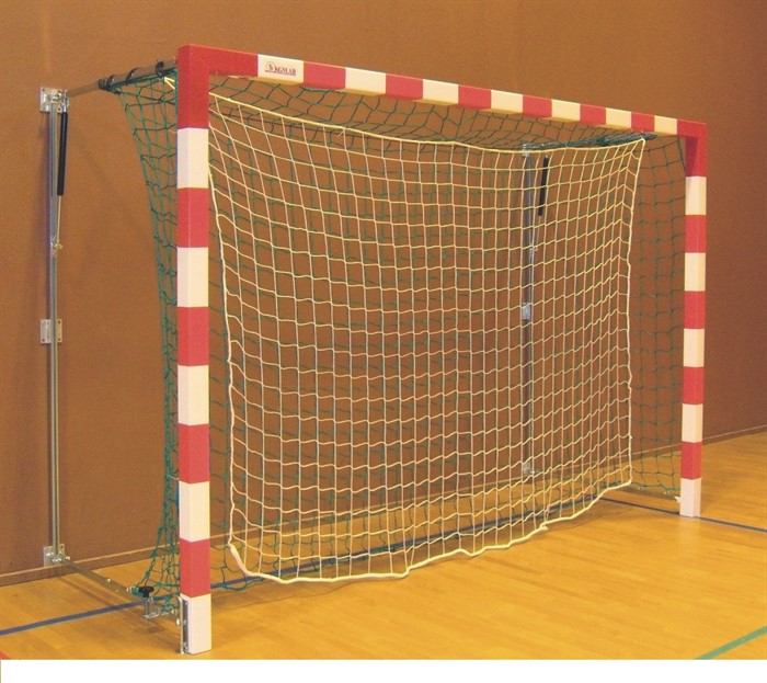 KGM seinää vasten nostettava puna-valkolakattu käsipallomaali 300 x 200 cm KG-230008