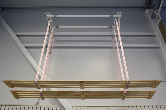 KGM motorized lifting and storage equipment for two mats